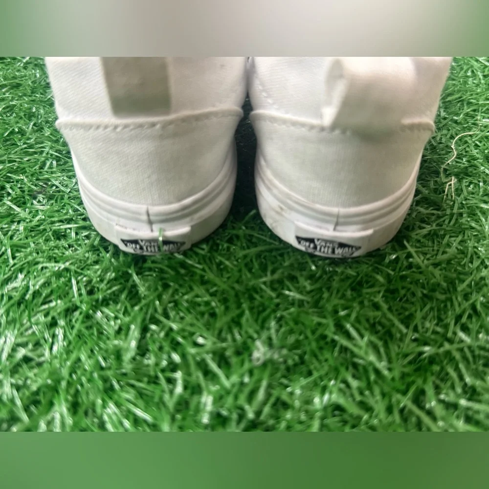 Vans Kids White‎ Slip-On Sneakers Size 8